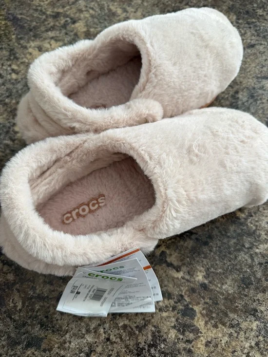 Crocs Classic Unfurgettable Rose Quartz Women’s 9 NWT - Picture 1 of 6